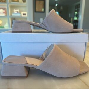 New in box Alex Marie Prianna nubuck slides